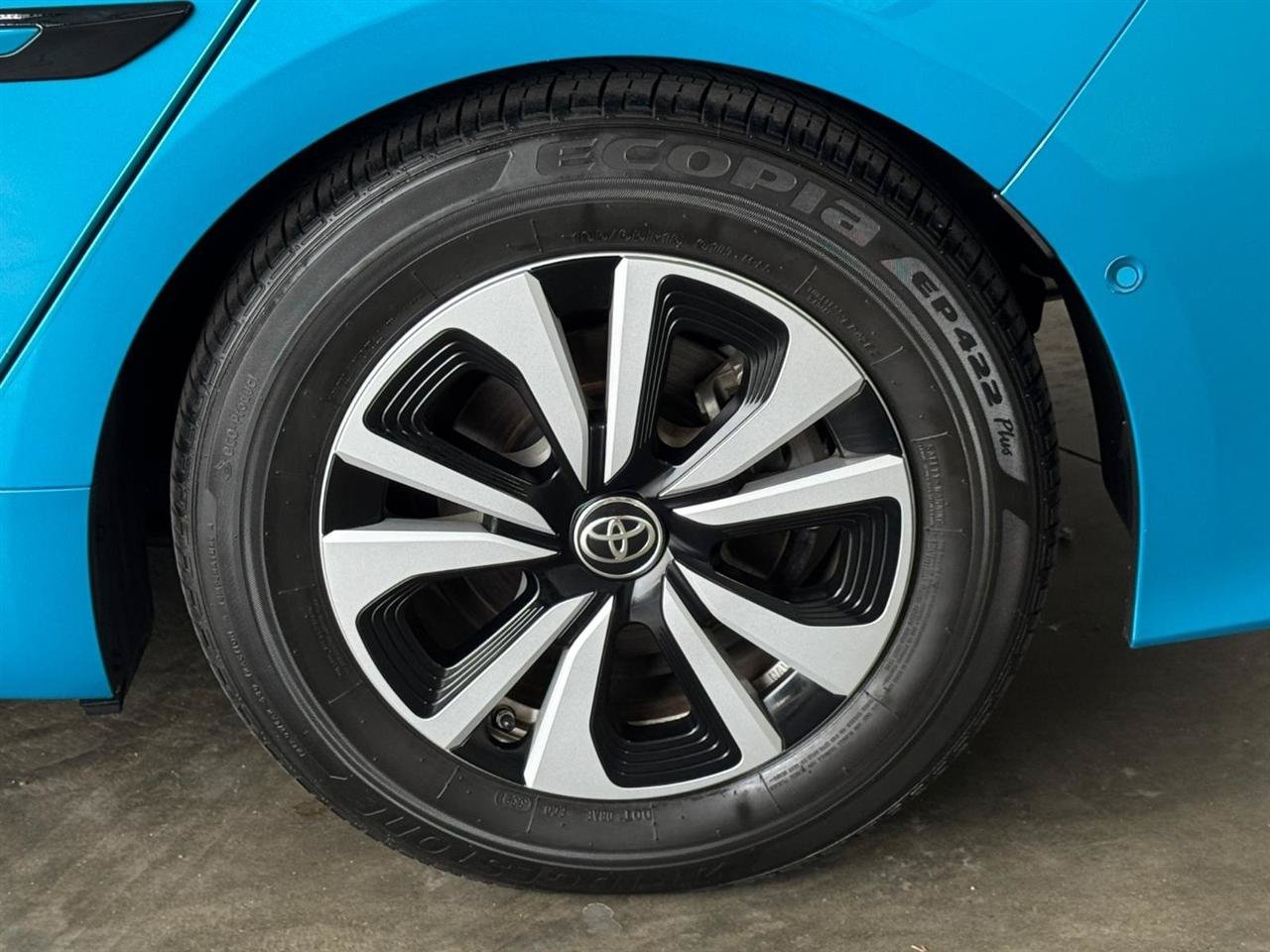 Used 2018 Toyota Prius Prime Advanced FWD image 32