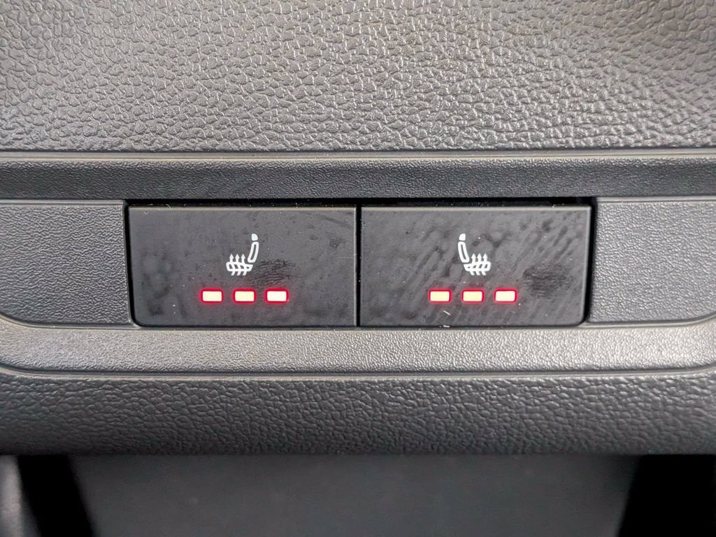 Used 2026 Volkswagen Jetta SEL FWD image 16