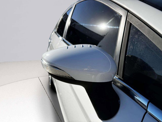 Used 2014 Ford Fiesta Titanium image 9