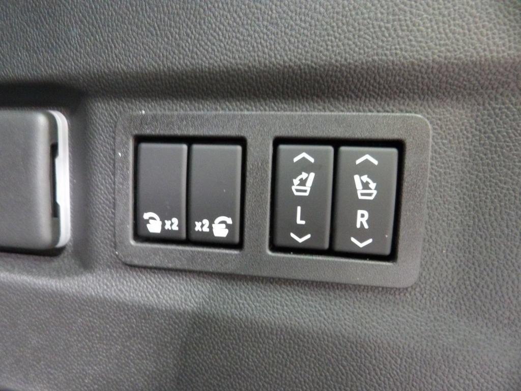 Used 2026 GMC Yukon AT4 Ultimate AWD/4WD image 45