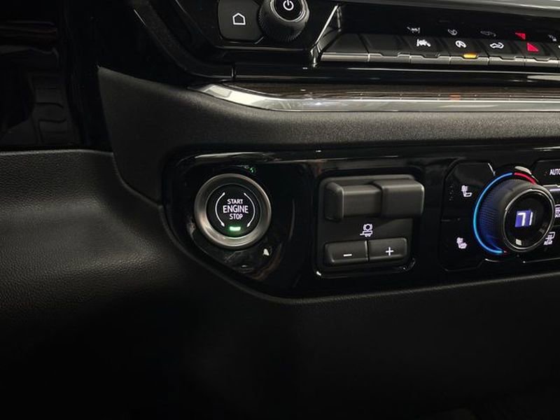 Used 2025 Chevrolet Silverado 1500 LT image 46