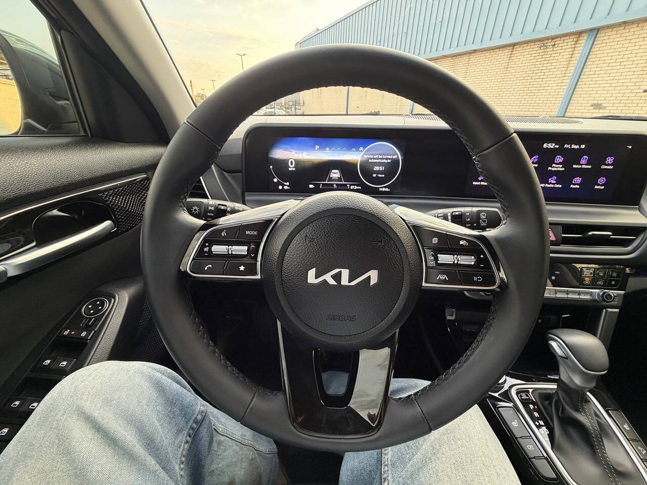 Used 2025 Kia Seltos EX FWD image 31