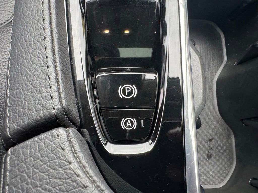 Used 2022 Volvo XC90 T6 Momentum w/ Advanced Package image 28