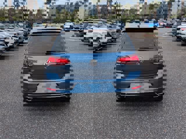 Used 2021 Volkswagen Golf 4-Door image 7