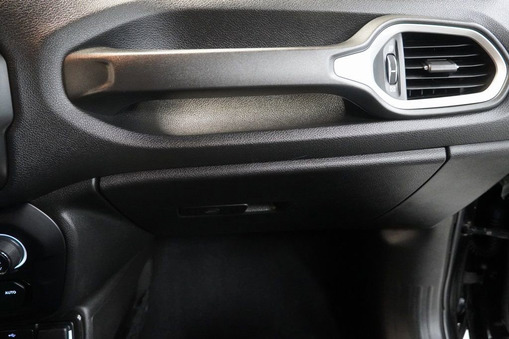 Used 2020 Jeep Renegade Latitude w/ Cold Weather Group image 33