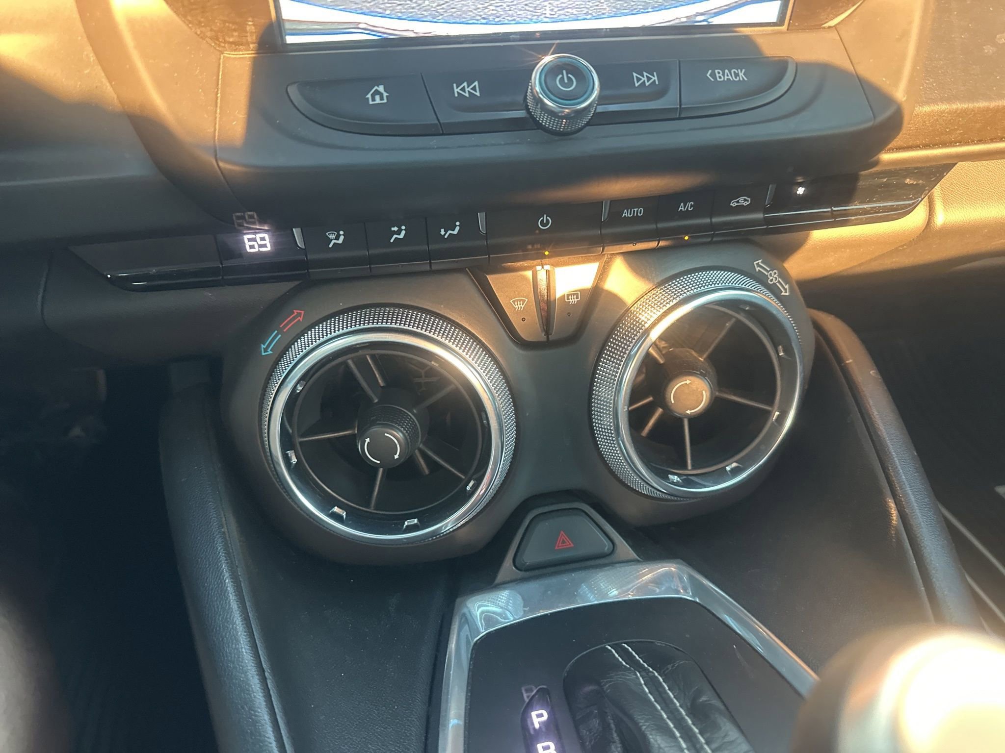 Used 2017 Chevrolet Camaro LT w/ Technology Package RWD image 27