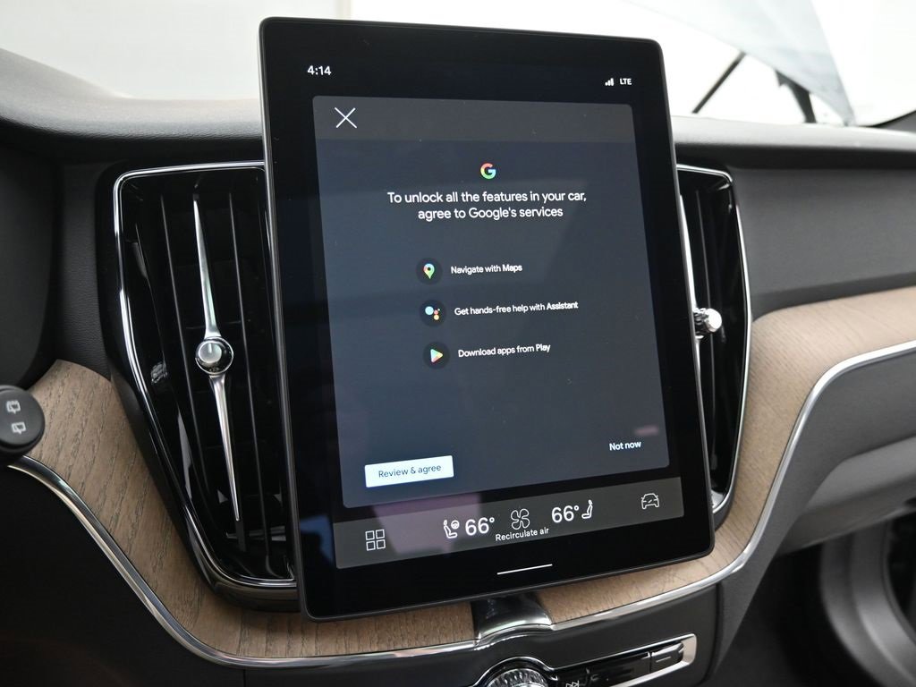 New 2026 Volvo XC60 B5 Plus w/ Climate Package image 22