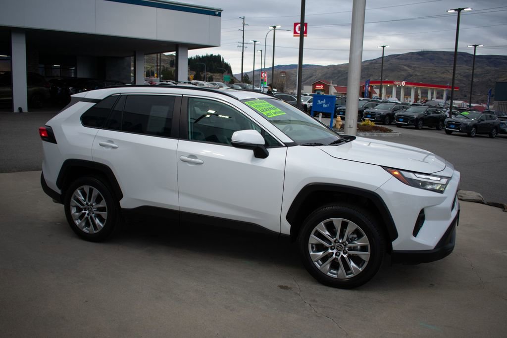 Used 2025 Toyota RAV4 XLE Premium image 7