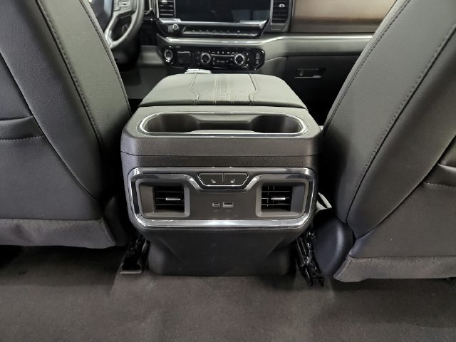 Used 2024 Chevrolet Silverado 1500 High Country w/ High Country Premium Package AWD/4WD image 29