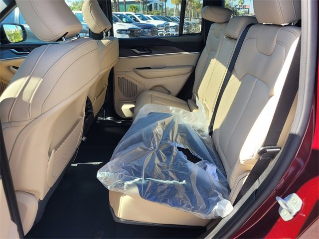 New 2025 Jeep Grand Cherokee Limited image 7