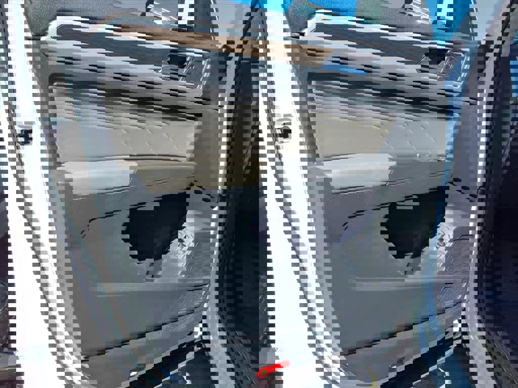 Used 2023 Volkswagen Atlas SE w/ Panoramic Sunroof Package image 17