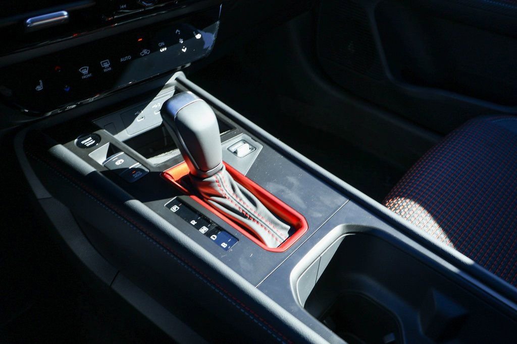 New 2026 Nissan Kicks SR image 13