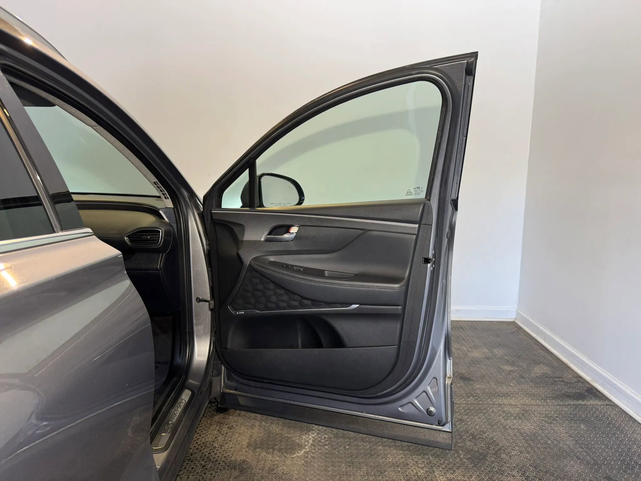 Used 2019 Hyundai Santa Fe Limited AWD/4WD image 23