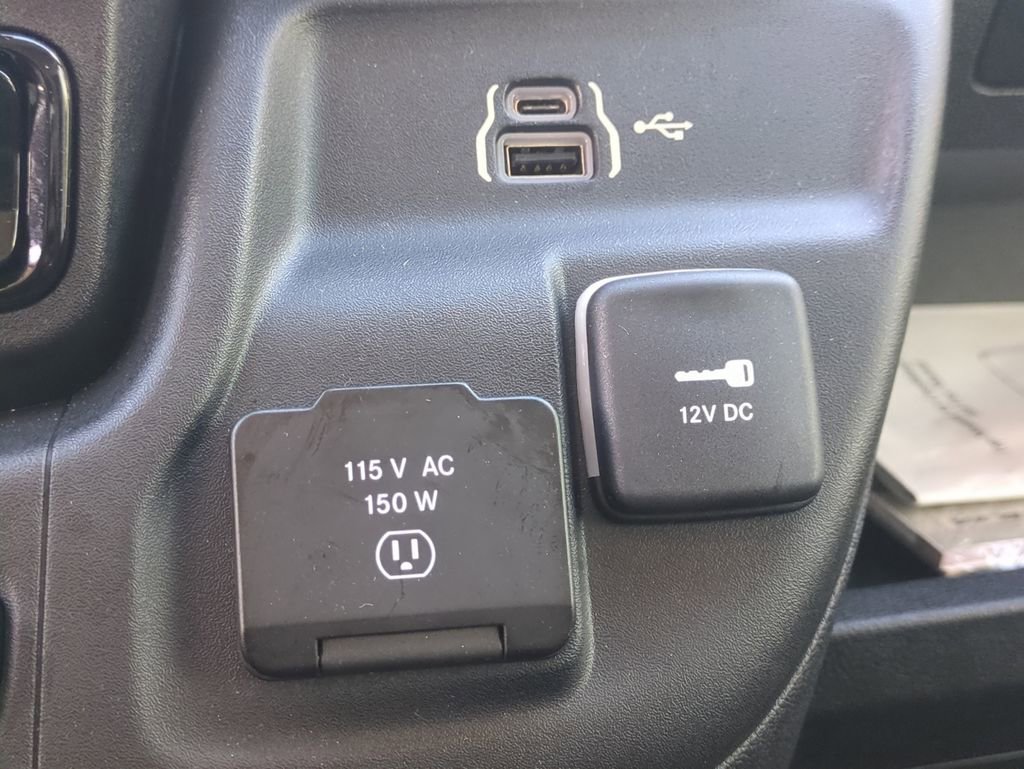 Used 2025 RAM ProMaster 3500 w/ Convenience Group image 23