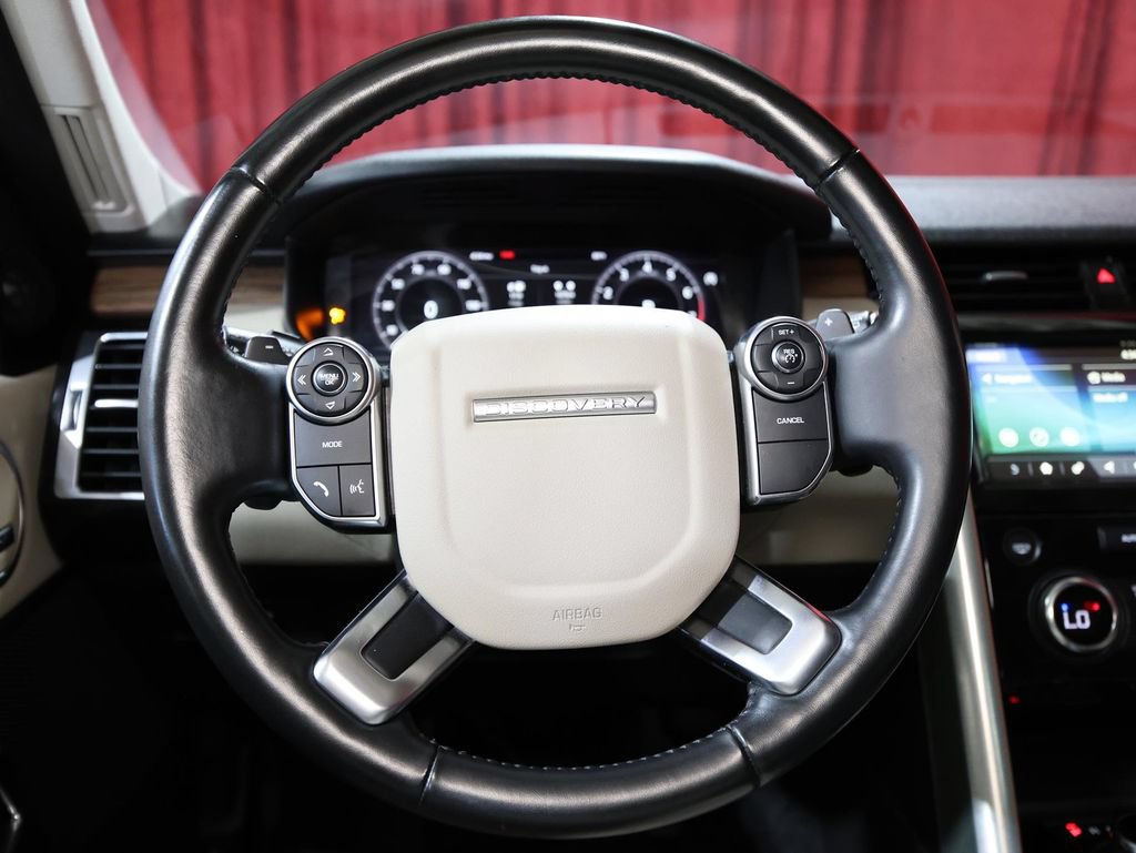 Used 2018 Land Rover Discovery HSE AWD/4WD image 16