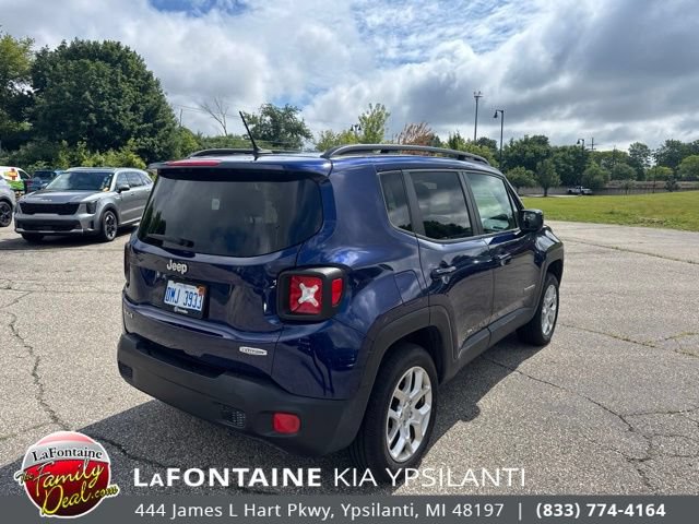 Used 2016 Jeep Renegade Latitude w/ Popular Equipment Group AWD/4WD image 5