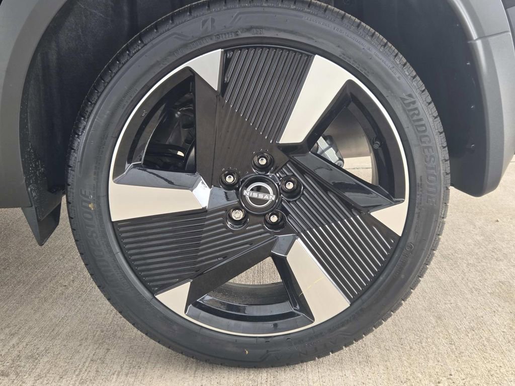 New 2026 Nissan Kicks SR FWD image 11