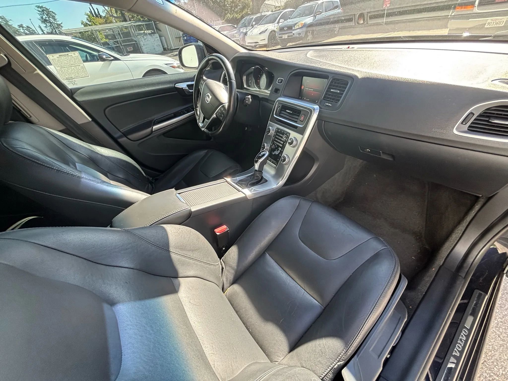 Used 2017 Volvo V60 T5 Premier w/ Convenience Package image 24