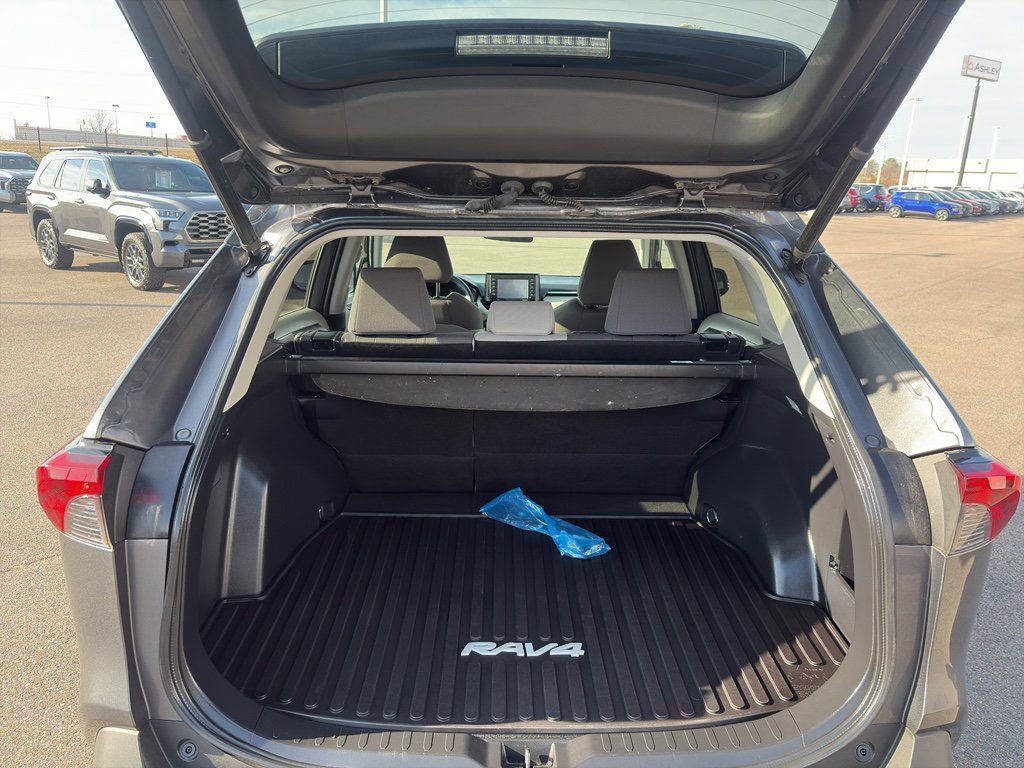 Certified 2021 Toyota RAV4 XLE w/ Convenience Package image 9