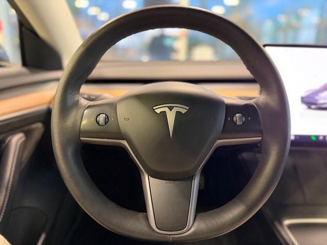 Used 2022 Tesla Model 3 Long Range AWD/4WD image 24