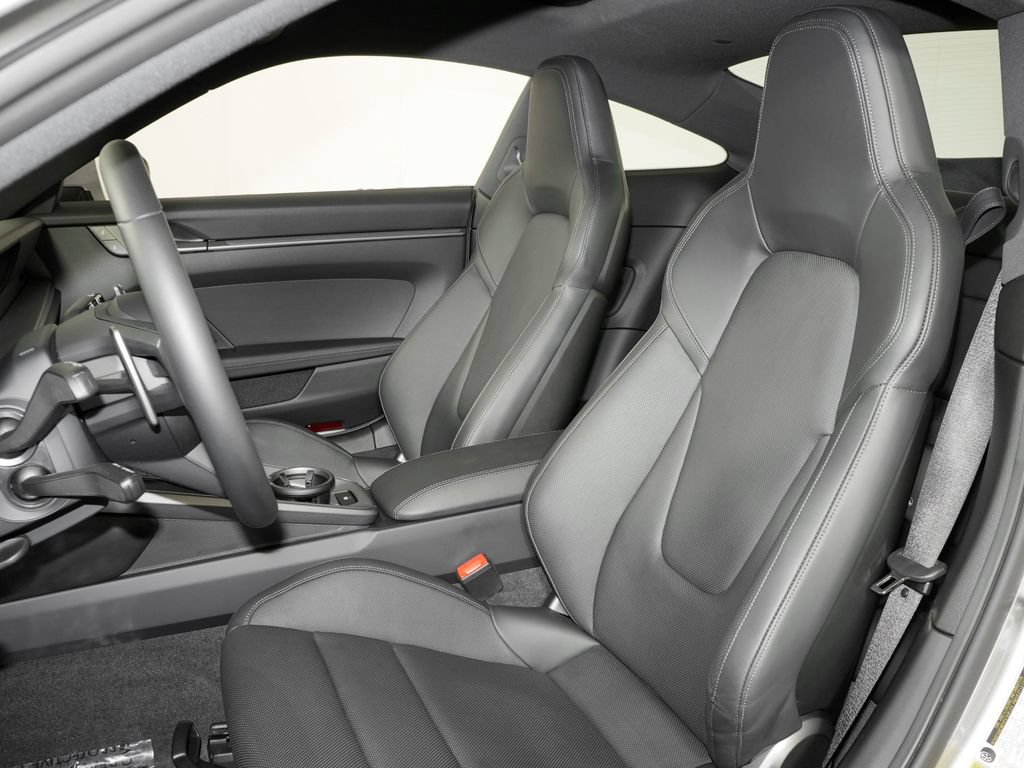 Certified 2024 Porsche 911 Carrera RWD image 5