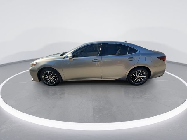 Used 2018 Lexus ES 350 w/ Luxury Package w/Wood Trim image 5
