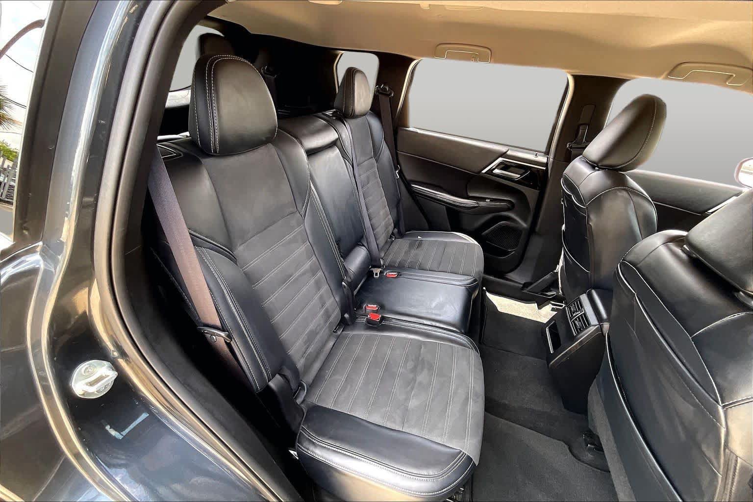 Used 2024 Mitsubishi Outlander SE AWD/4WD image 39