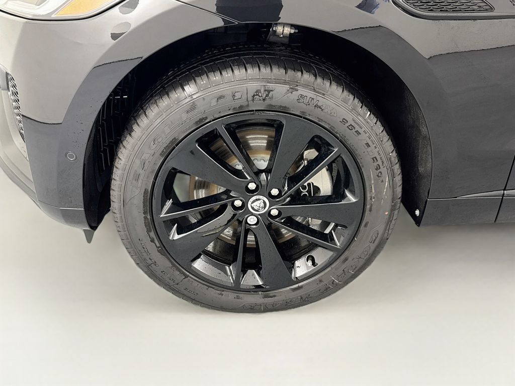 New 2026 Jaguar F-PACE R-Dynamic S AWD/4WD image 32