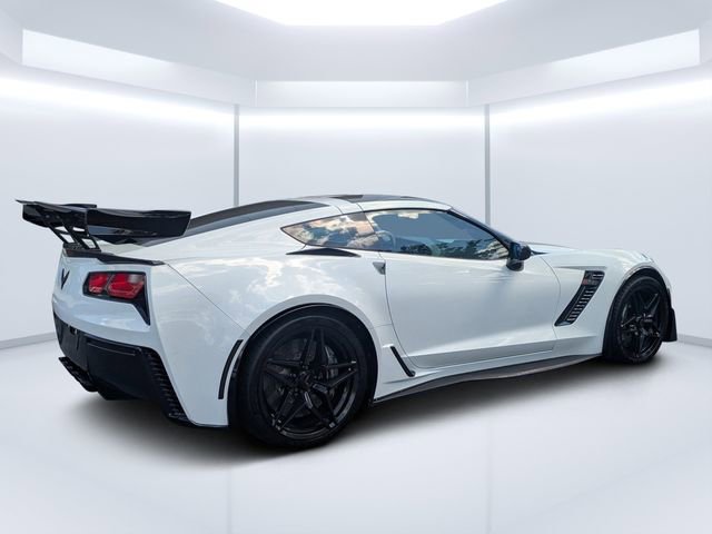 Used 2018 Chevrolet Corvette Z06 image 3