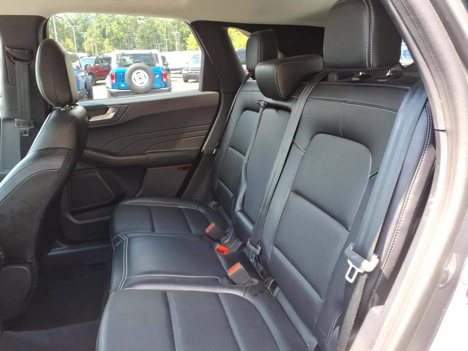 Used 2023 Ford Escape Platinum AWD/4WD image 30