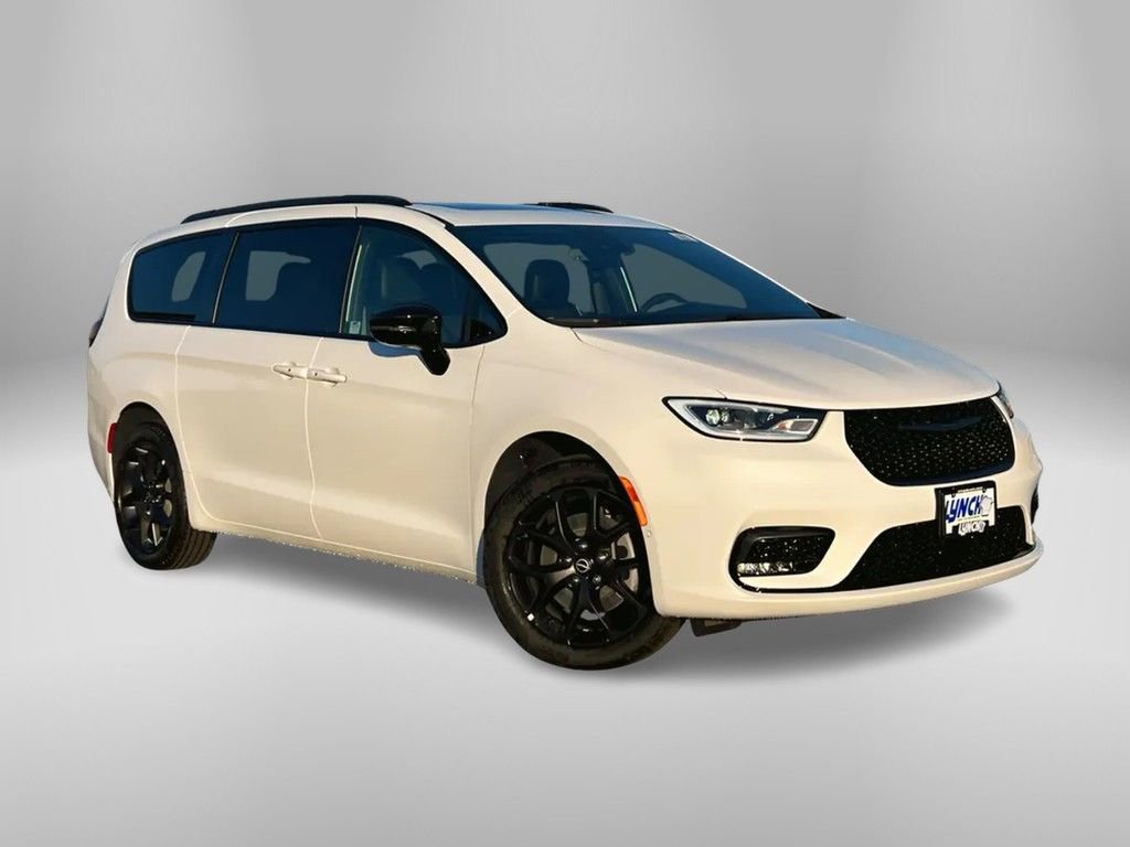 New 2026 Chrysler Pacifica Limited w/ S Appearance Package image 5