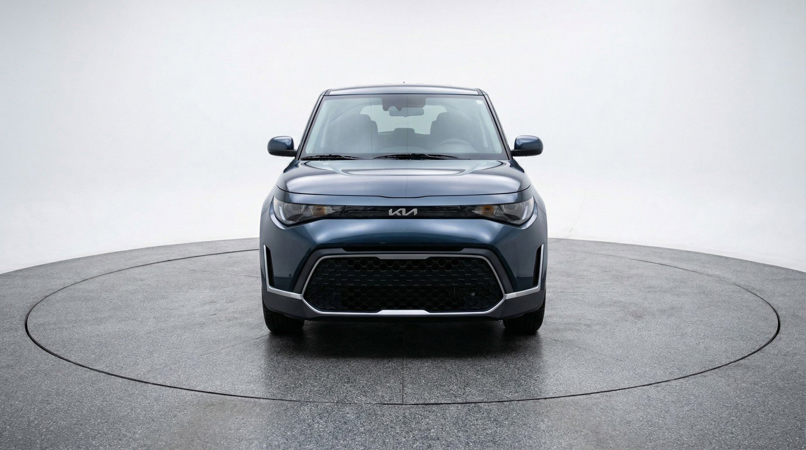 Used 2025 Kia Soul LX w/ LX Technology Package image 2