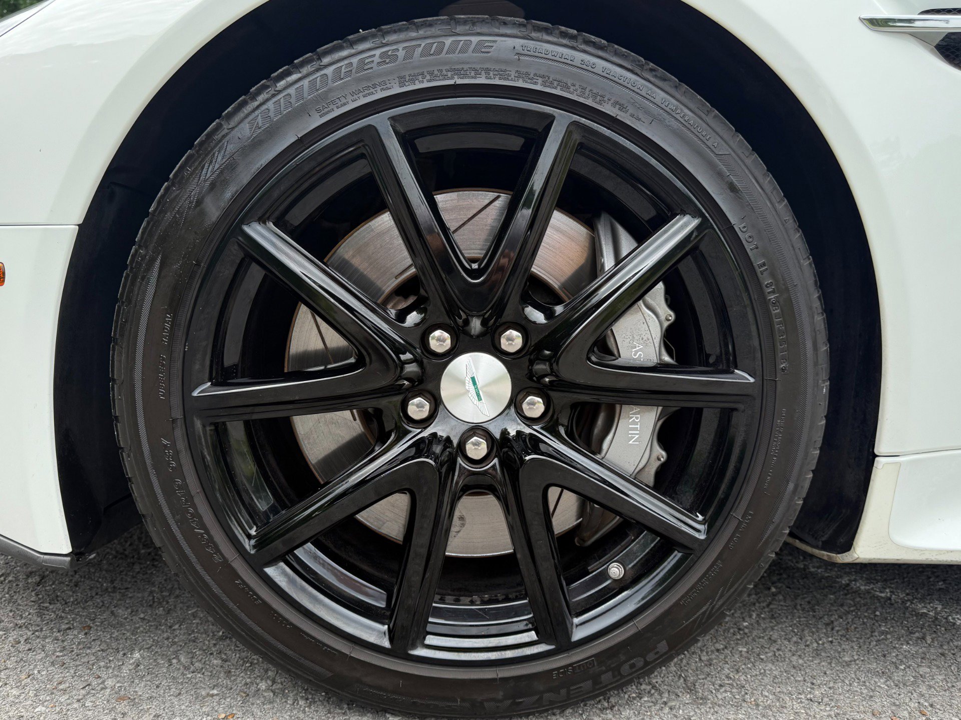 Used 2015 Aston Martin V8 Vantage GT image 58