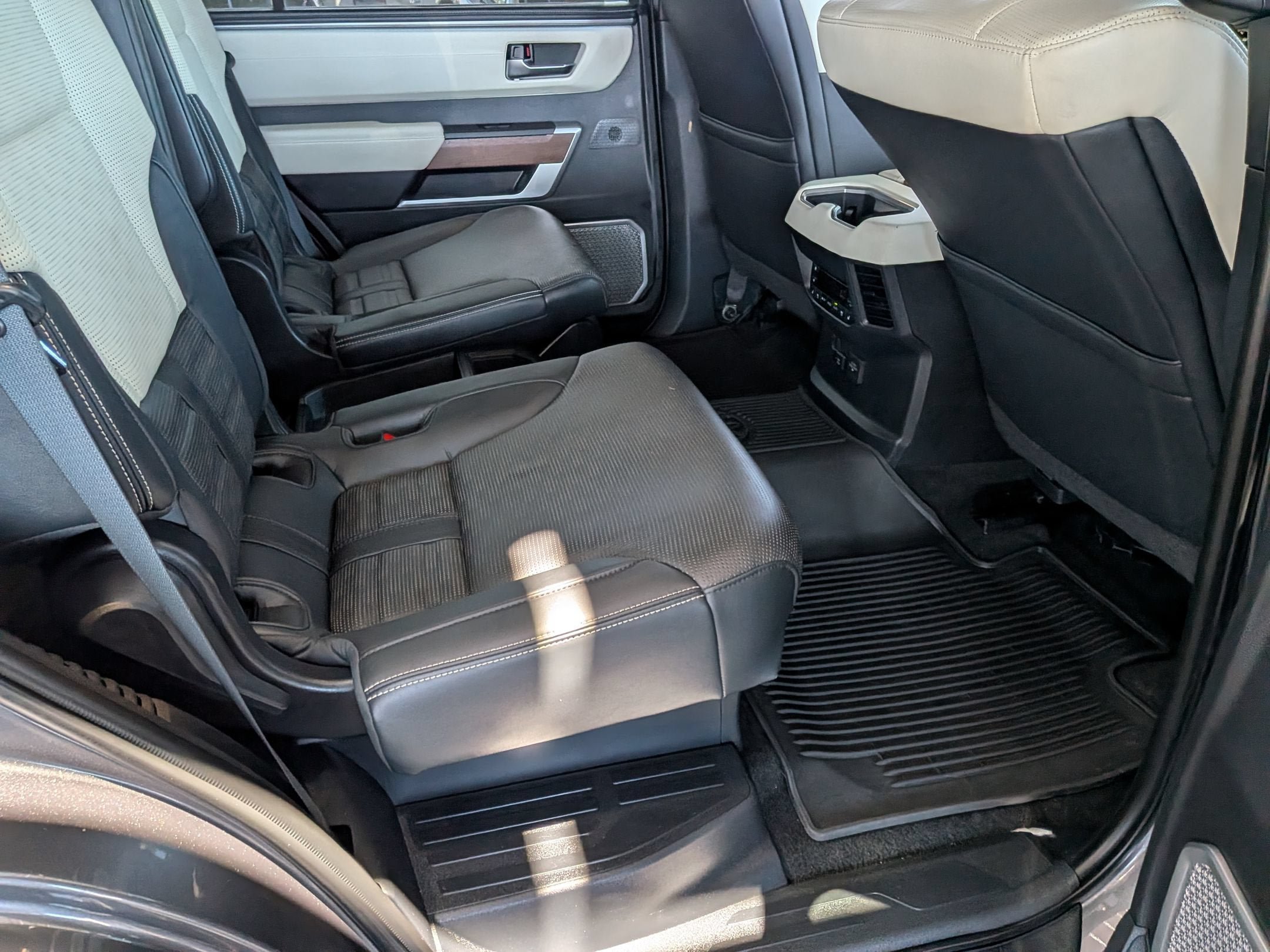 Certified 2023 Toyota Sequoia Capstone AWD/4WD image 31