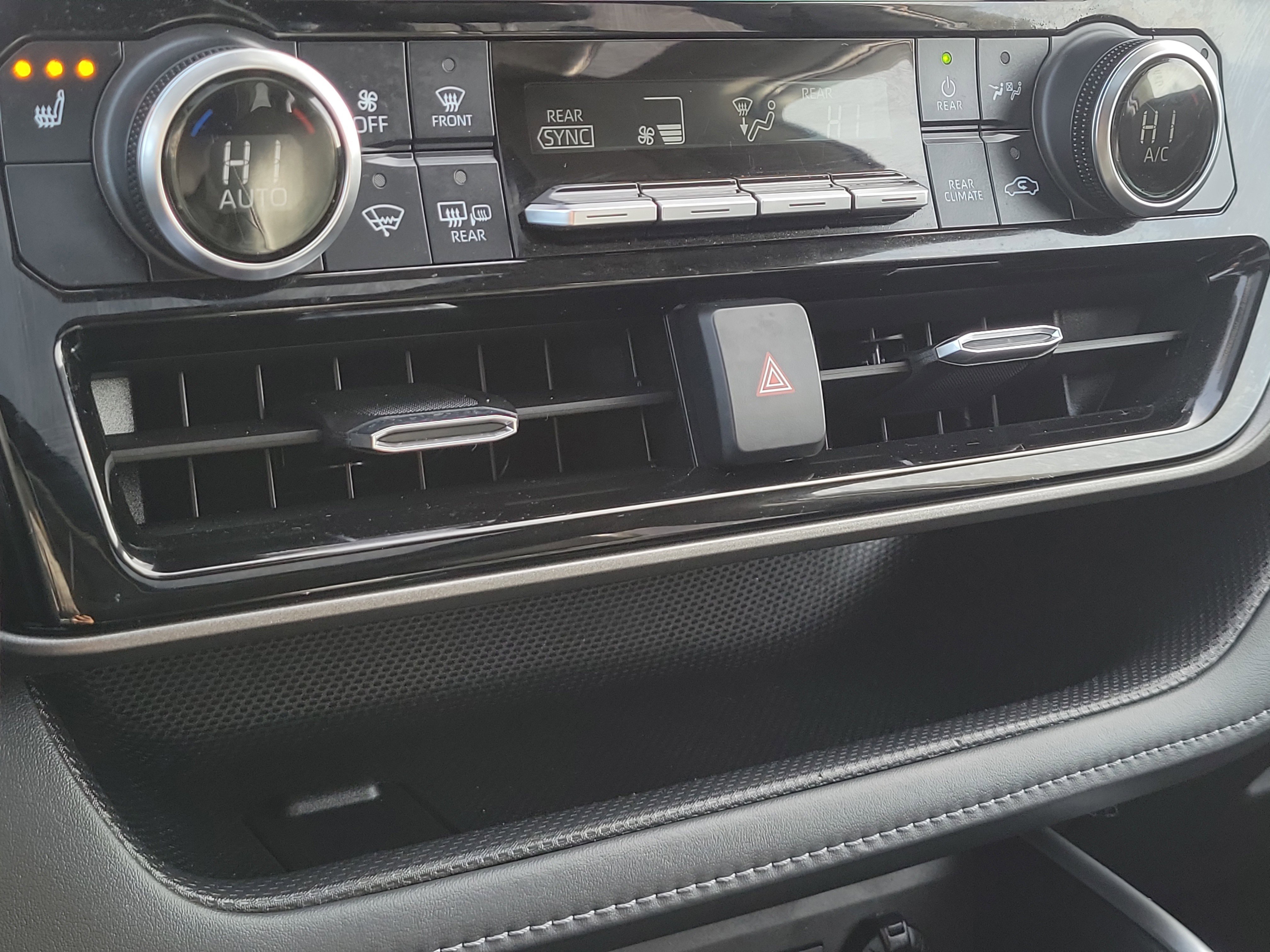 Used 2022 Toyota Highlander XLE image 31