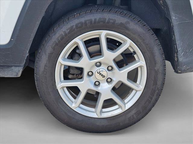 Used 2023 Jeep Renegade Latitude AWD/4WD image 14