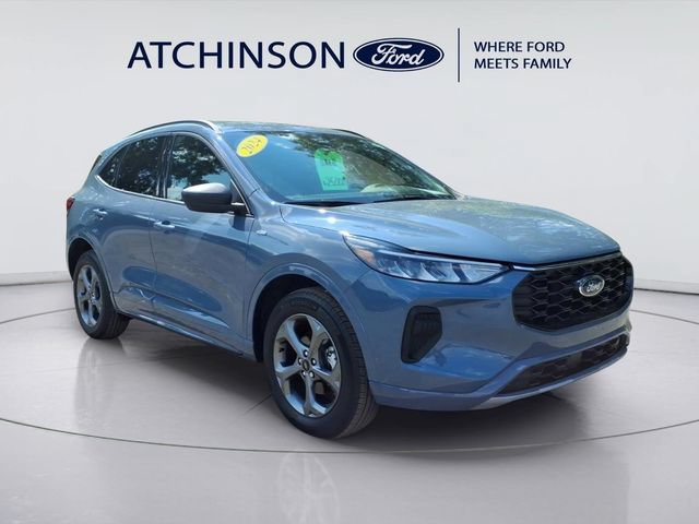 Certified 2024 Ford Escape ST-Line w/ Tech Pack #1 AWD/4WD image 3
