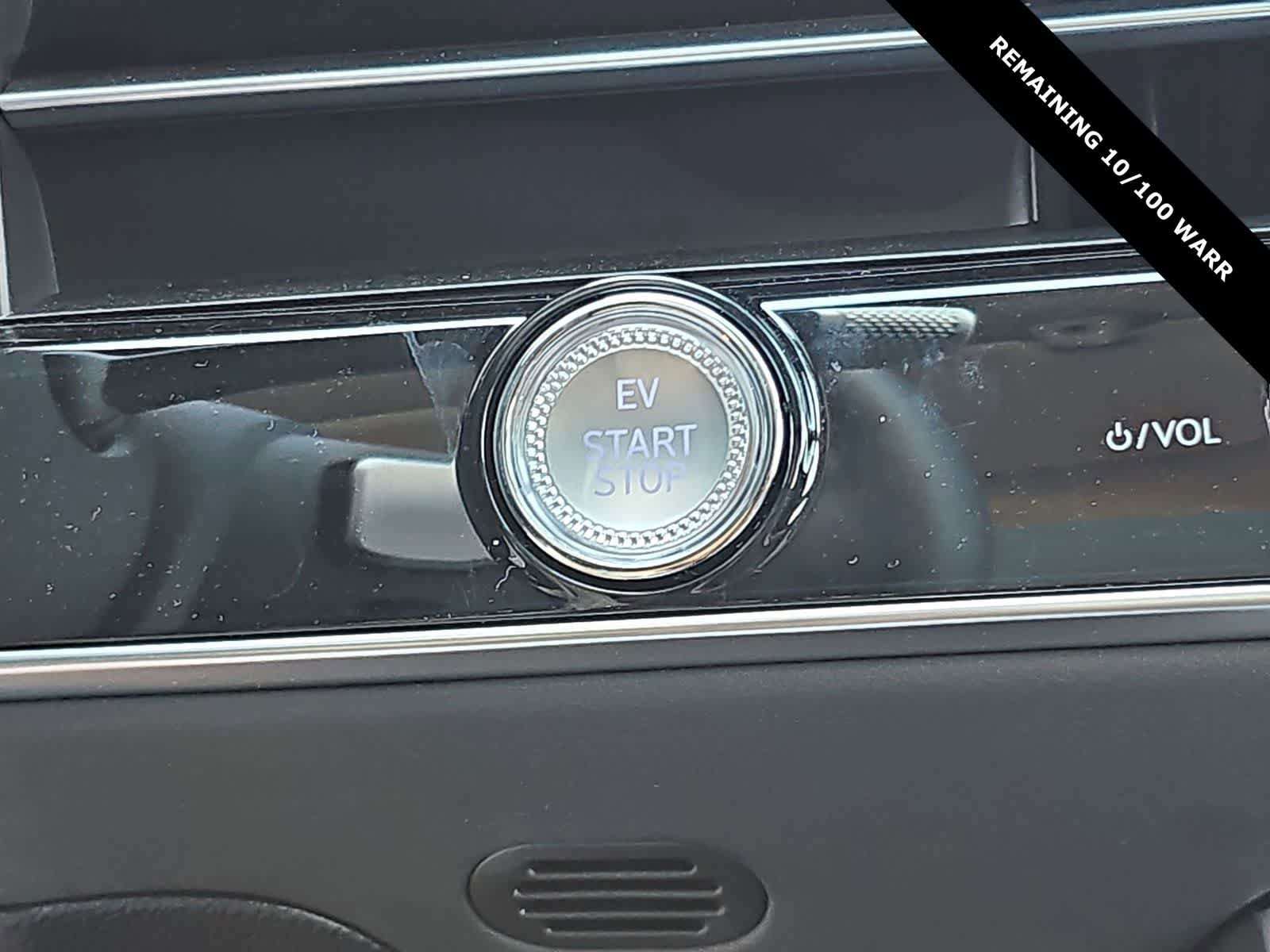 Used 2026 Genesis Electrified GV70 image 32