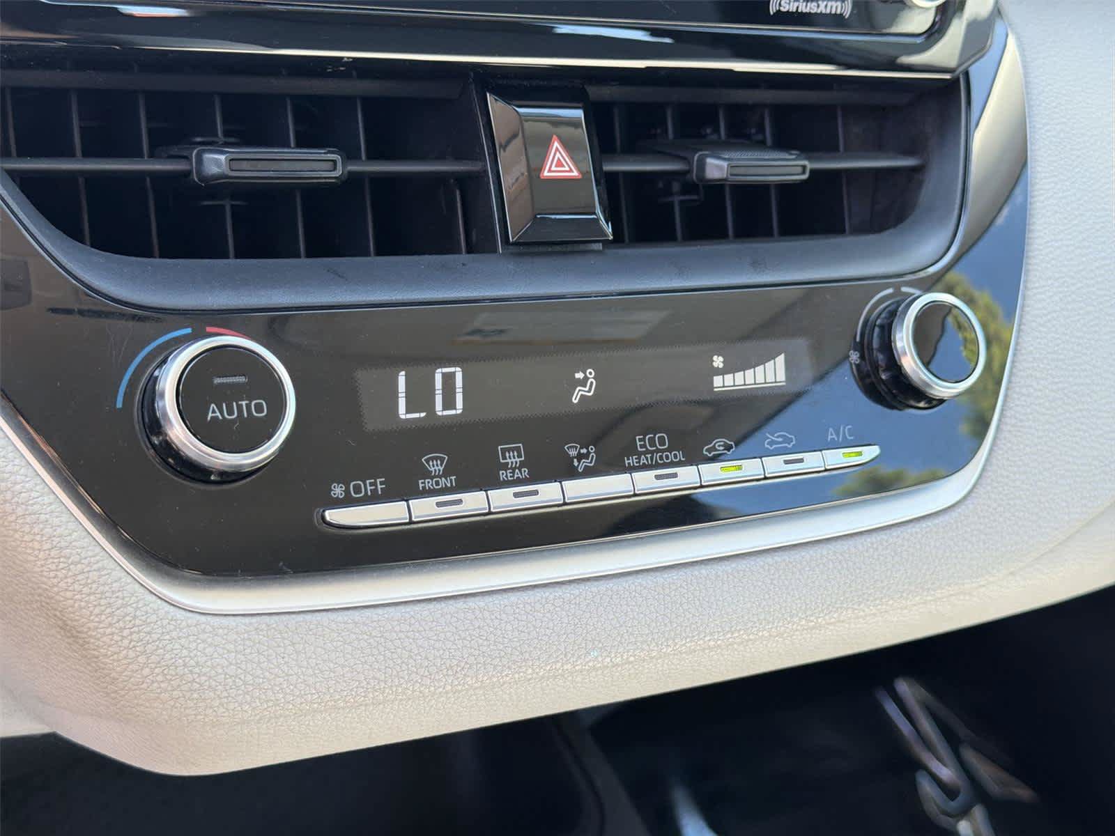 Used 2022 Toyota Corolla LE FWD image 35