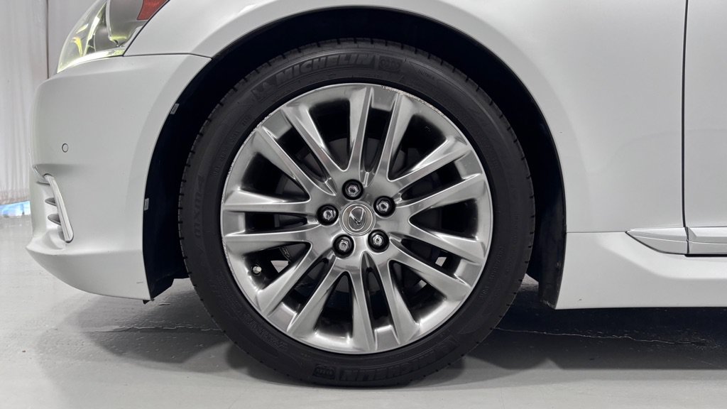 Used 2017 Lexus LS 460 w/ Comfort Package RWD image 31