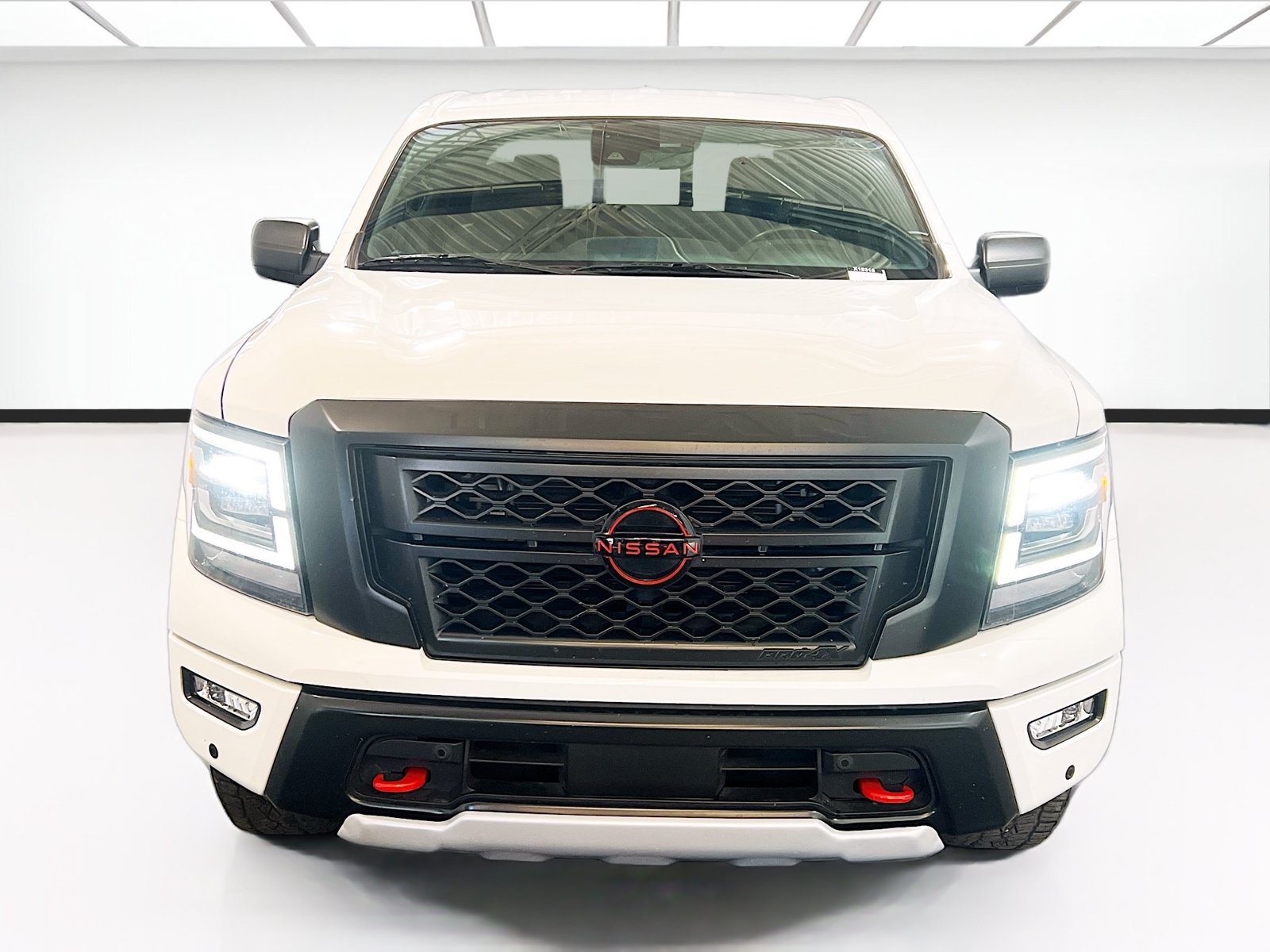 Used 2024 Nissan Titan PRO-4X w/ Pro-4x Utility Package AWD/4WD image 2