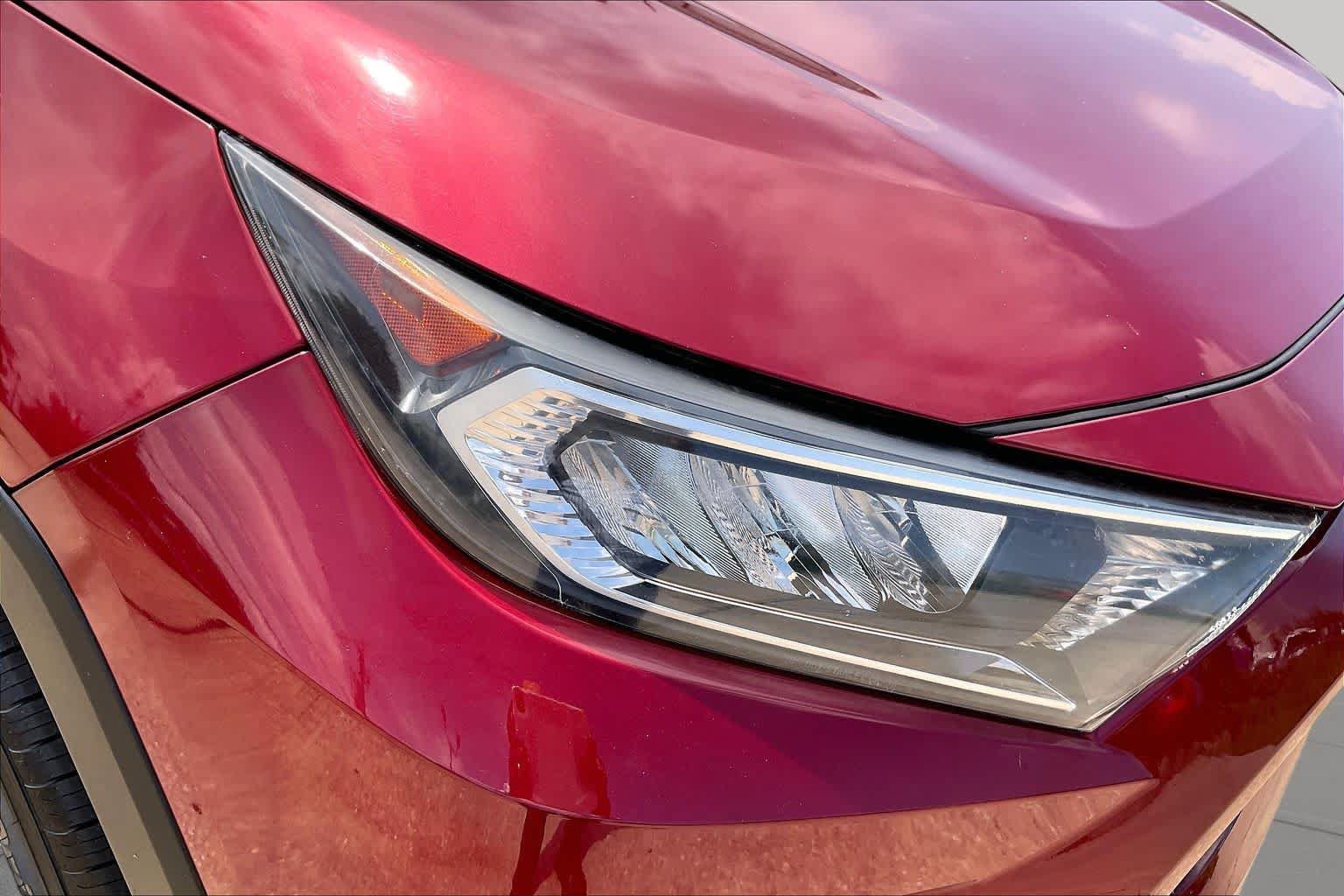 Used 2021 Toyota RAV4 XLE w/ Convenience Package FWD image 24