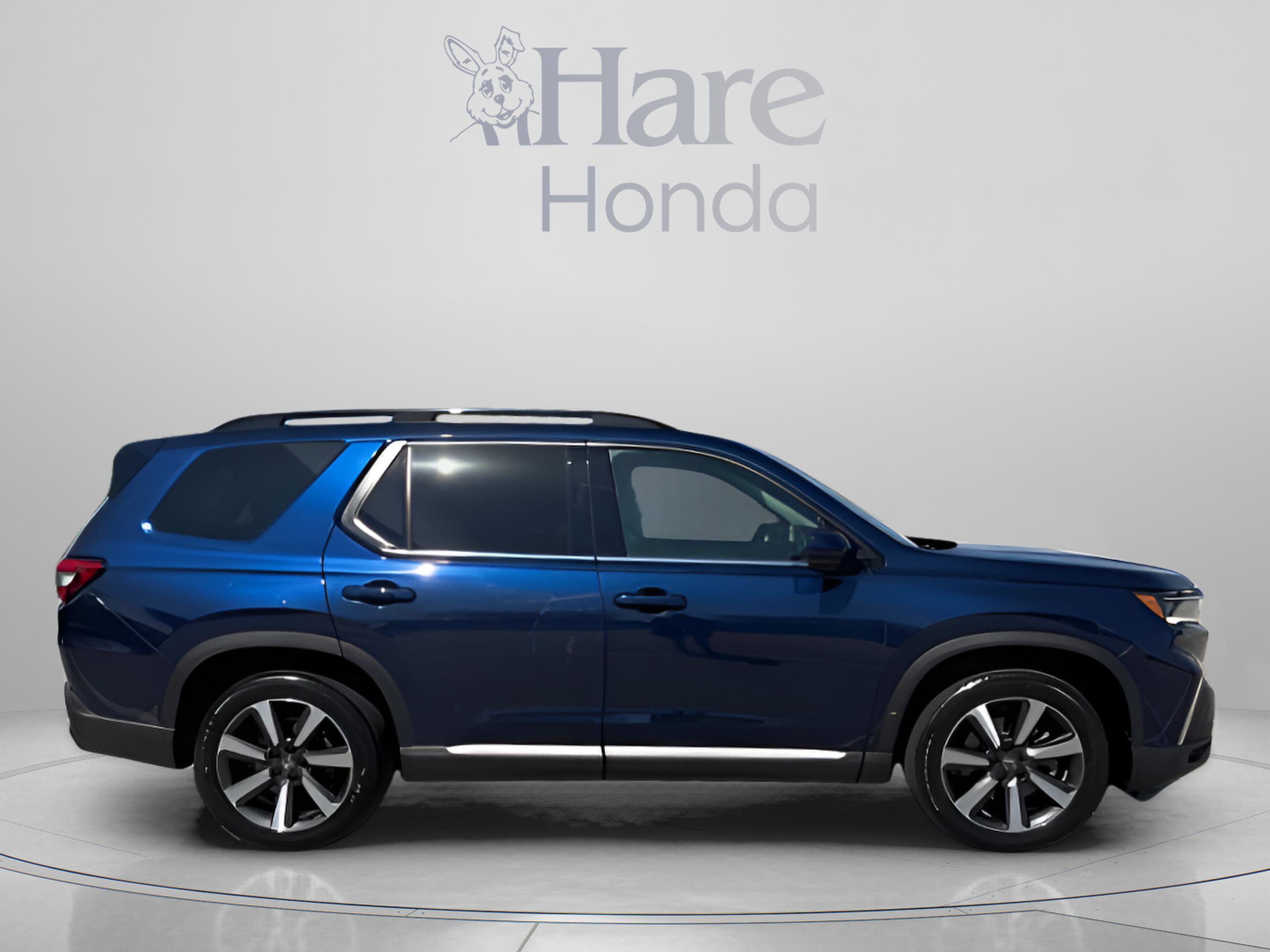 Certified 2024 Honda Pilot Touring image 6
