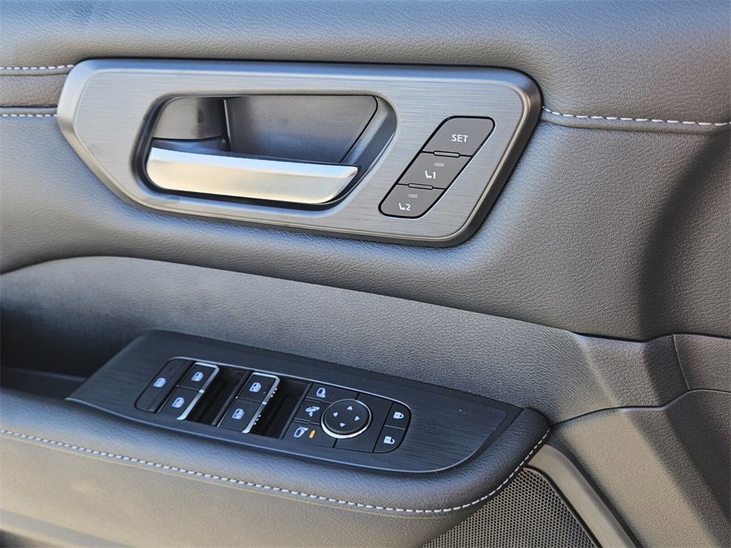 New 2026 Nissan Armada SL w/ Captain's Chari Seat Package image 30