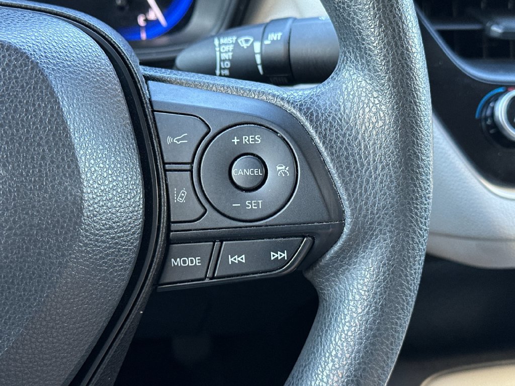 Used 2022 Toyota Corolla LE FWD image 26