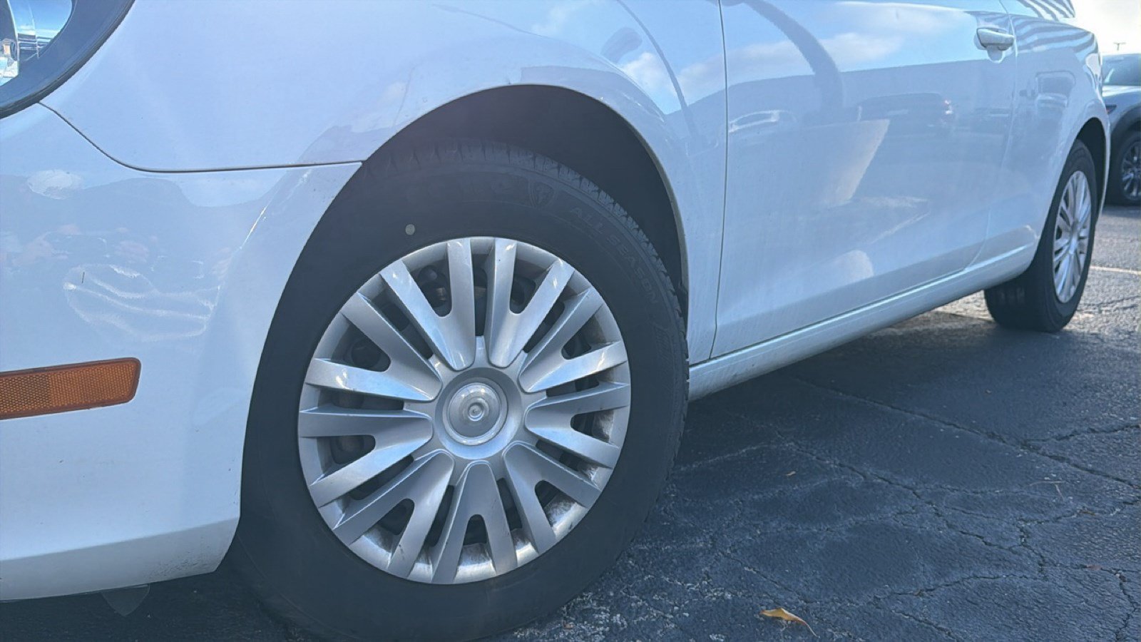 Used 2011 Volkswagen Golf 2-Door FWD image 19