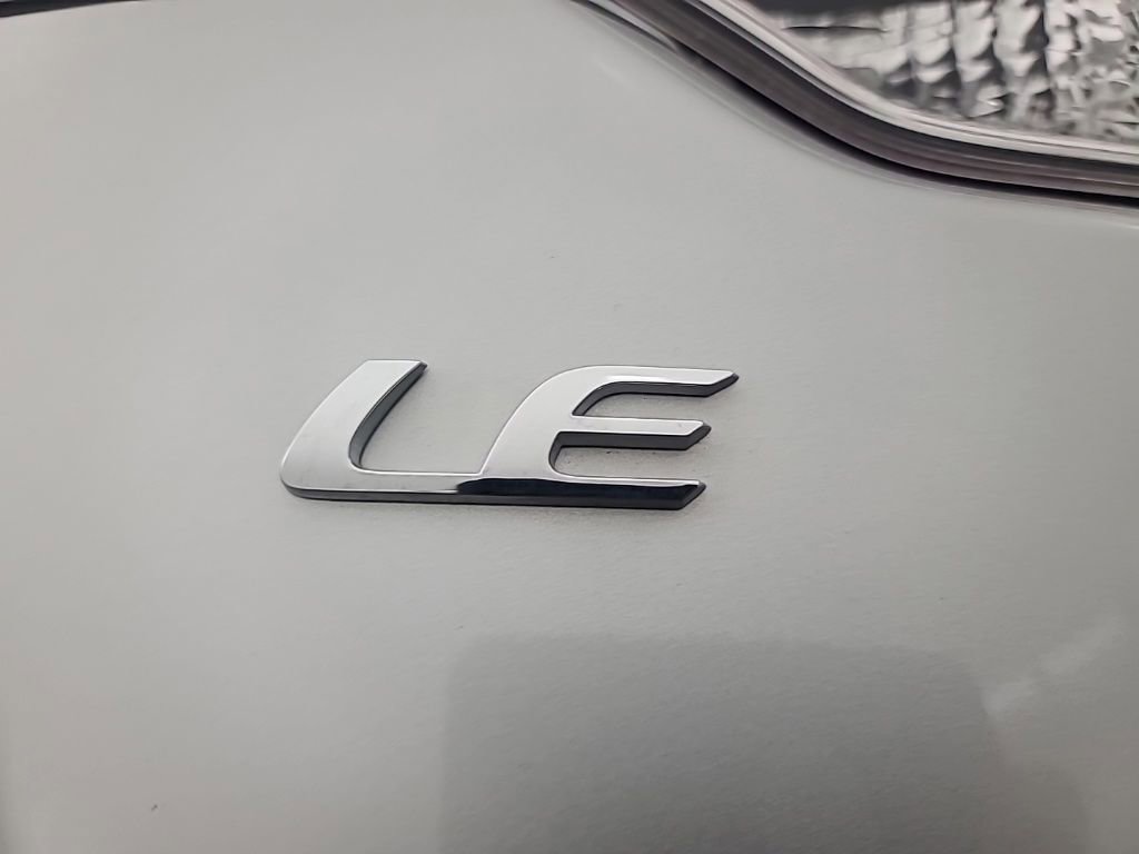 Used 2025 Toyota Corolla LE image 12