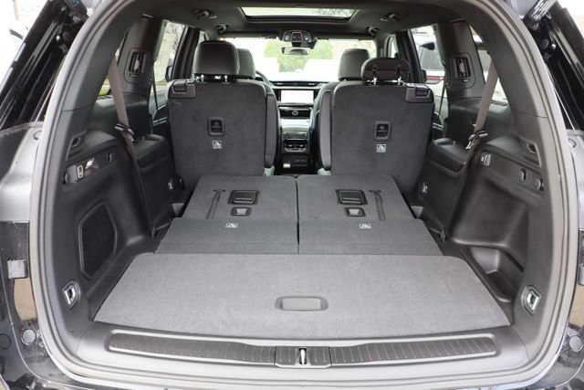 New 2026 Jeep Grand Cherokee L Limited w/ Limited Altitude Package AWD/4WD image 34