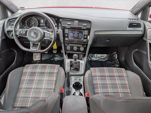 Used 2018 Volkswagen GTI SE image 17