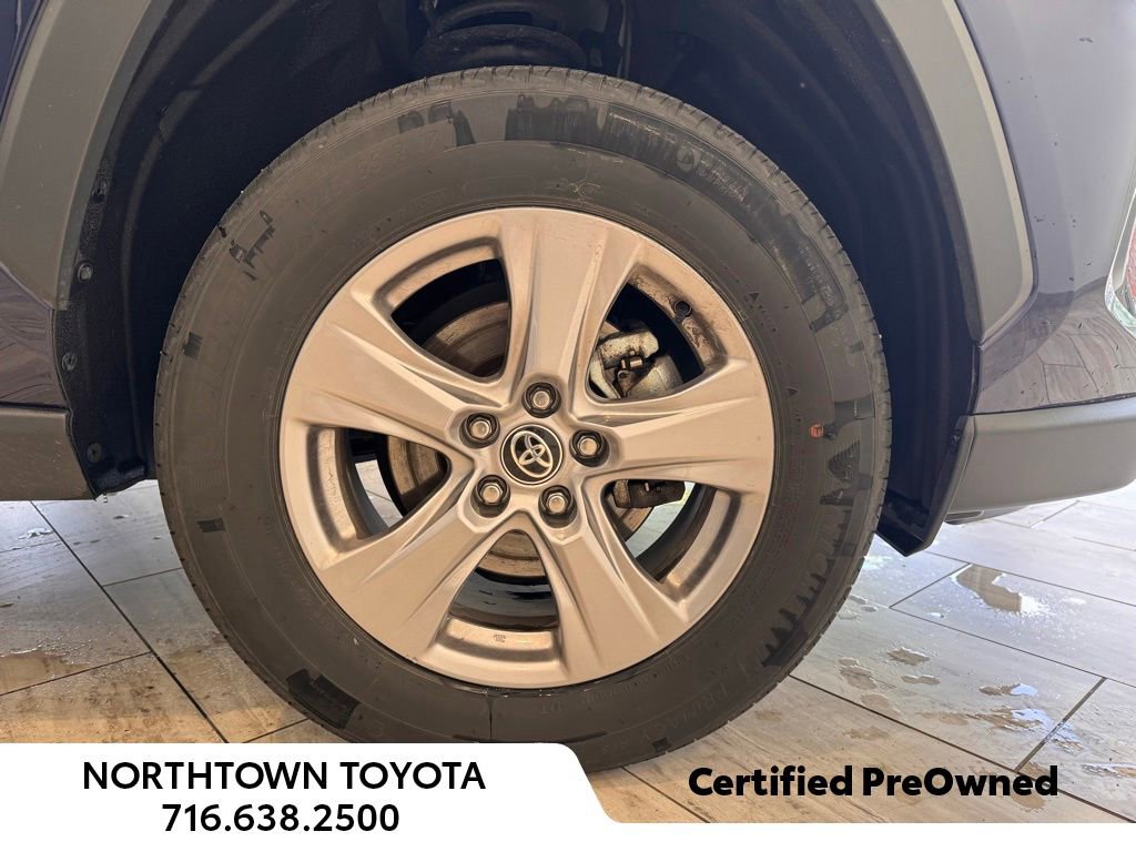 Used 2025 Toyota RAV4 XLE AWD/4WD image 9